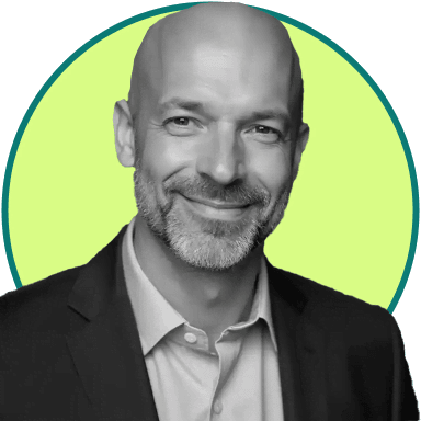 Chi siamo 2 4 Lucas BW Small Il nostro team piccolo & agile ottiene risultati e un livello di cura che le grandi aziende semplicemente non possono eguagliare. È la stessa differenza che c'è tra scegliere una catena di fast food o un ristorante di famiglia che esiste da generazioni.
